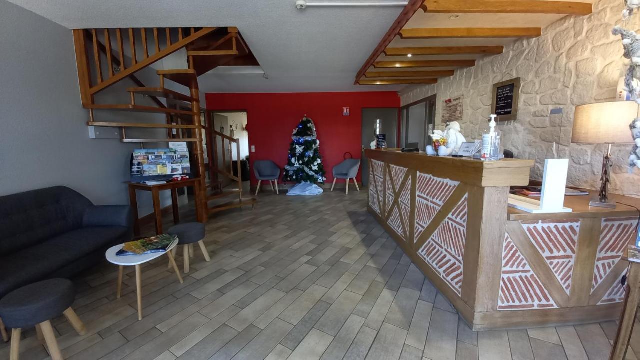Etesia Hotell Feurs Exteriör bild